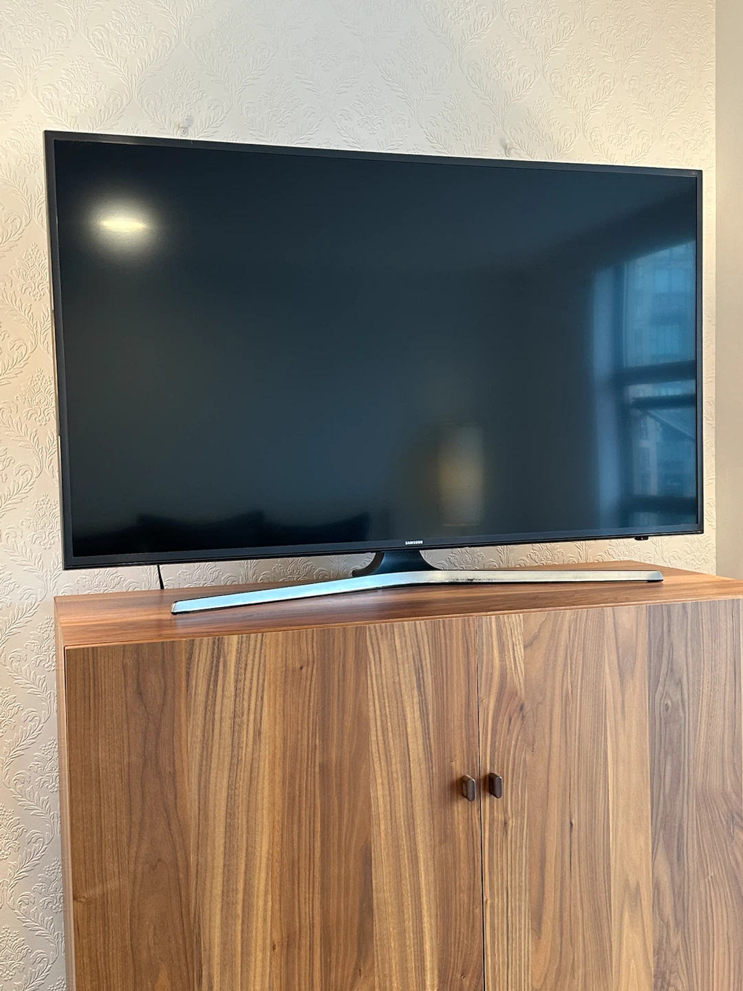 Samsung Smart TV with Remote