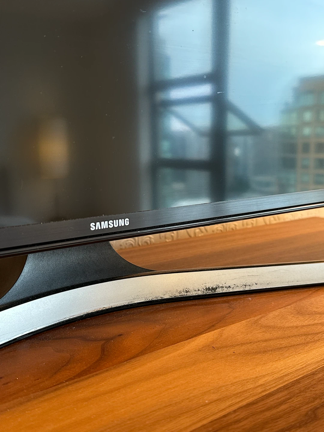 Samsung Smart TV with Remote - photo 2
