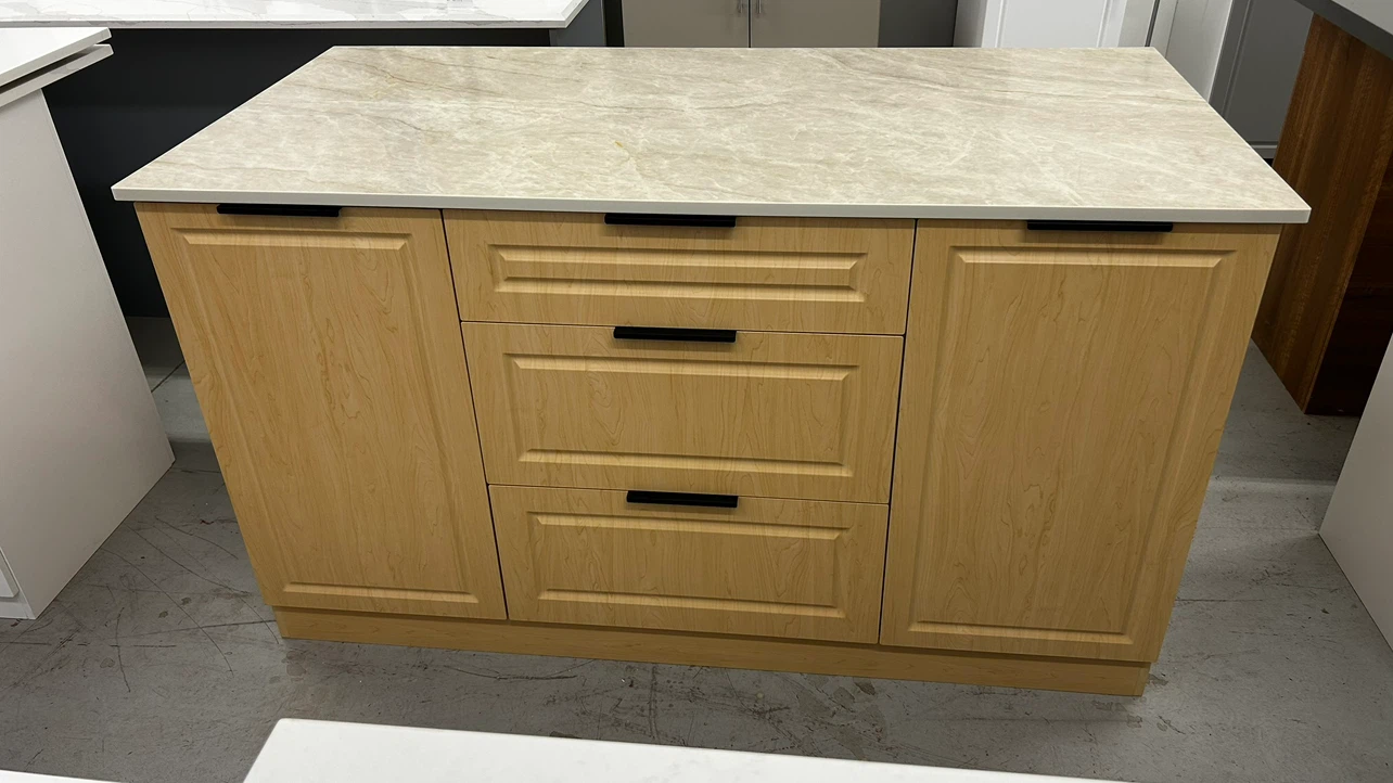 Tajmahal Quartz Countertop Kitchen Island