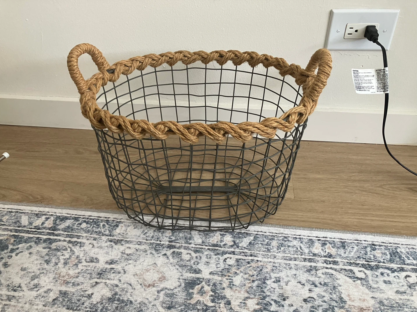 Wire decorative basket