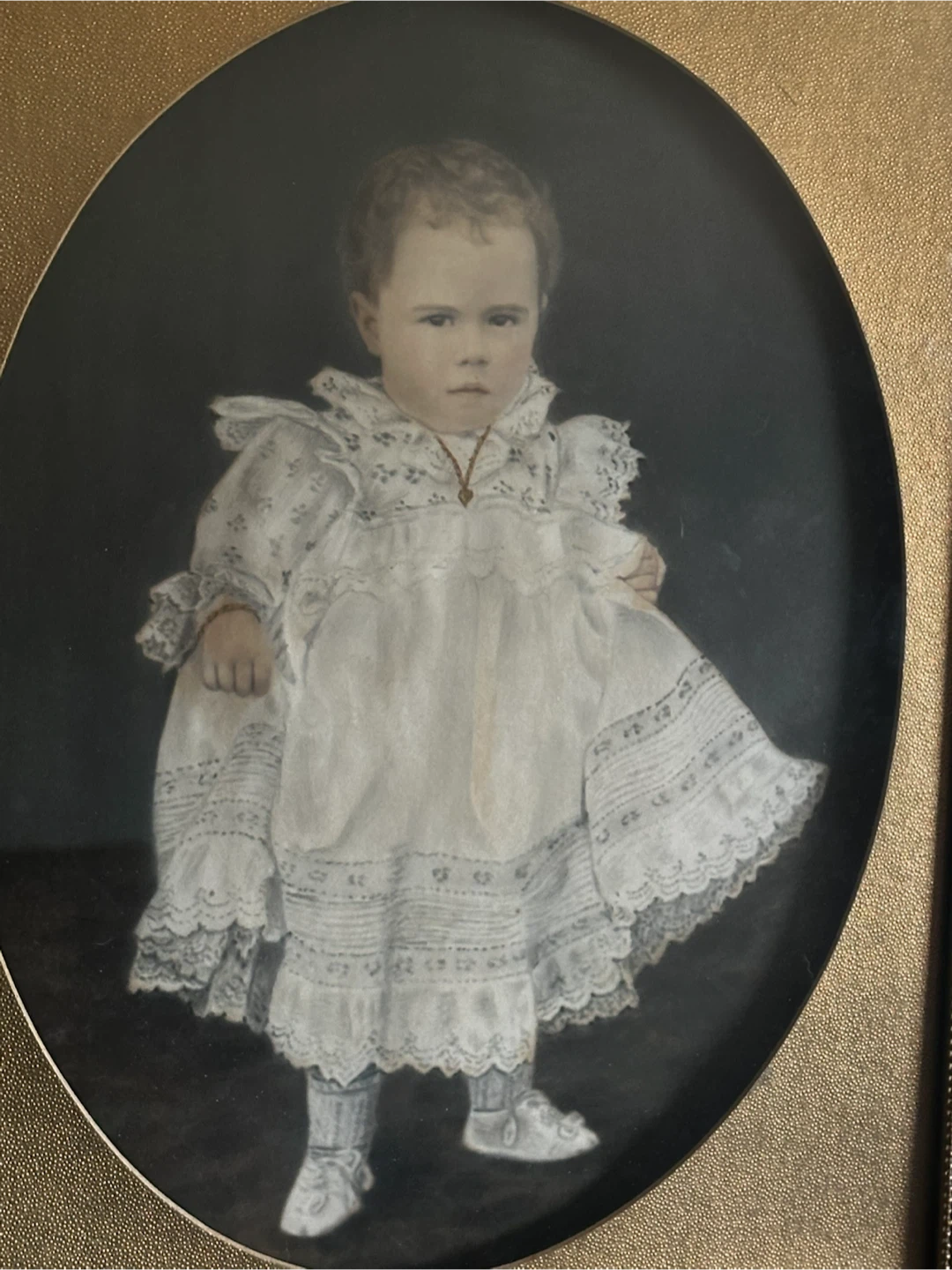 Antique 18x23 Gilt Shadowbox Frame & Victorian Baby Portrait - photo 4