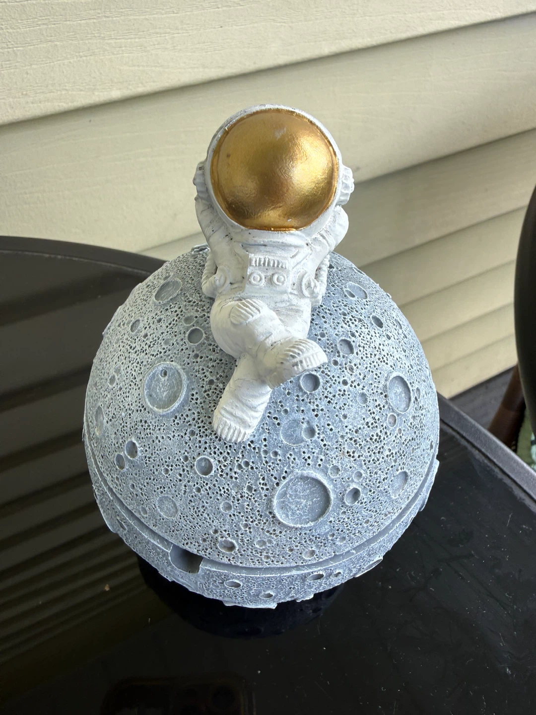 Astronaut on Moon Ashtray - photo 2