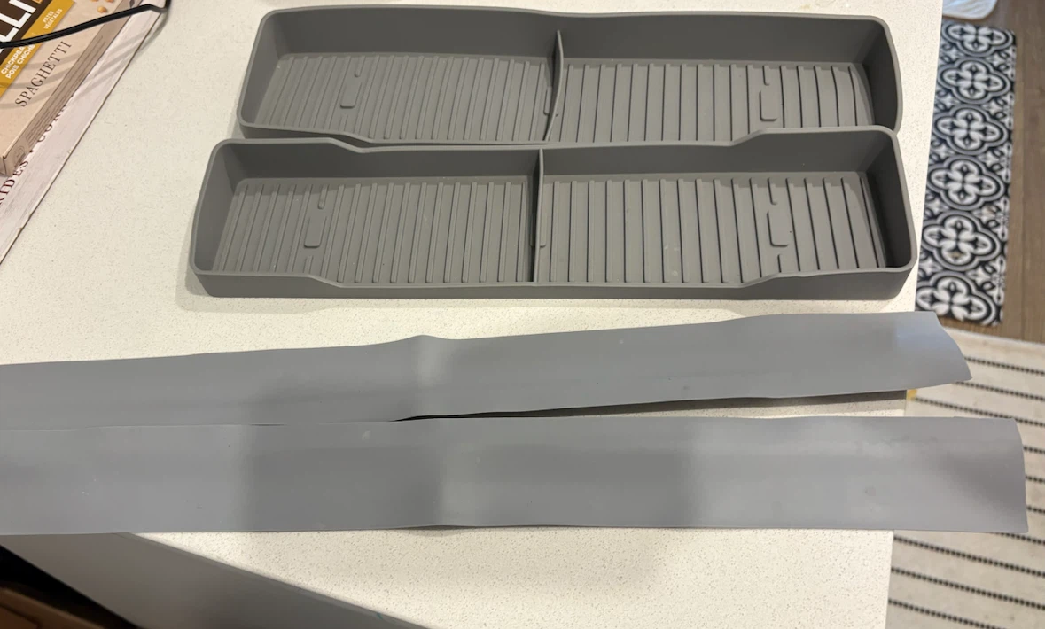 Grey Oven Mat Strips and Metallic Spice Holders