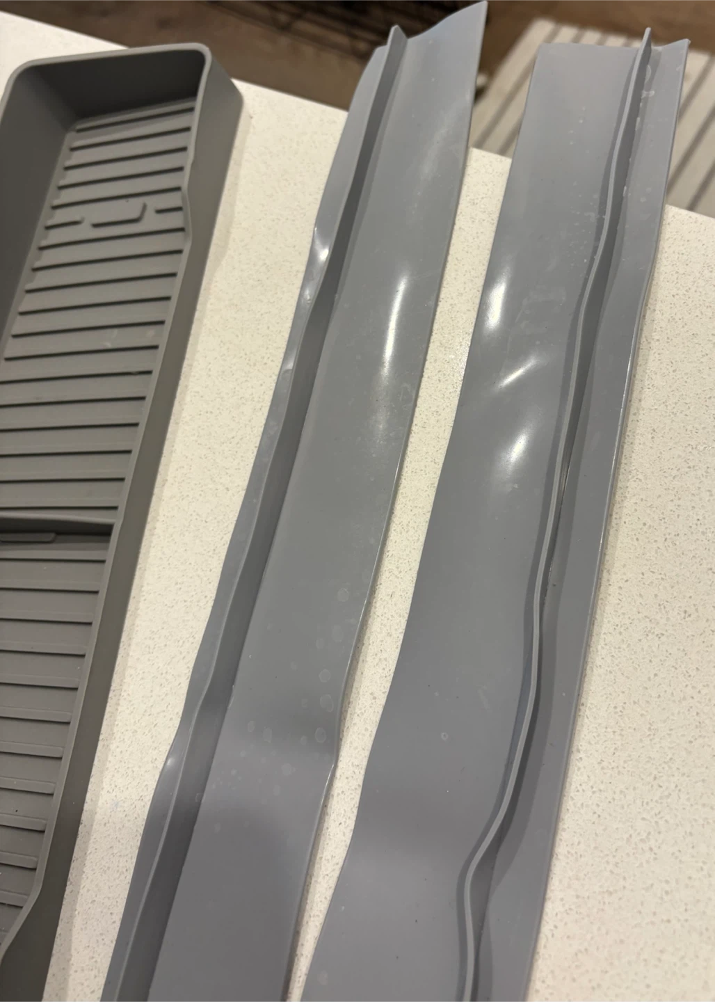 Grey Oven Mat Strips and Metallic Spice Holders - photo 4