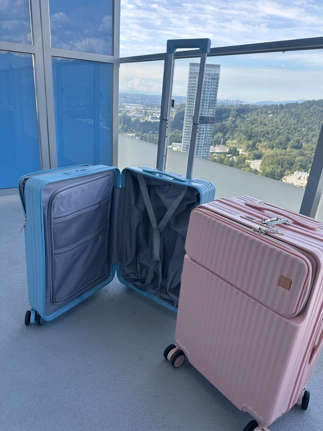 Brand New 22” Hardshell Luggage - photo 2