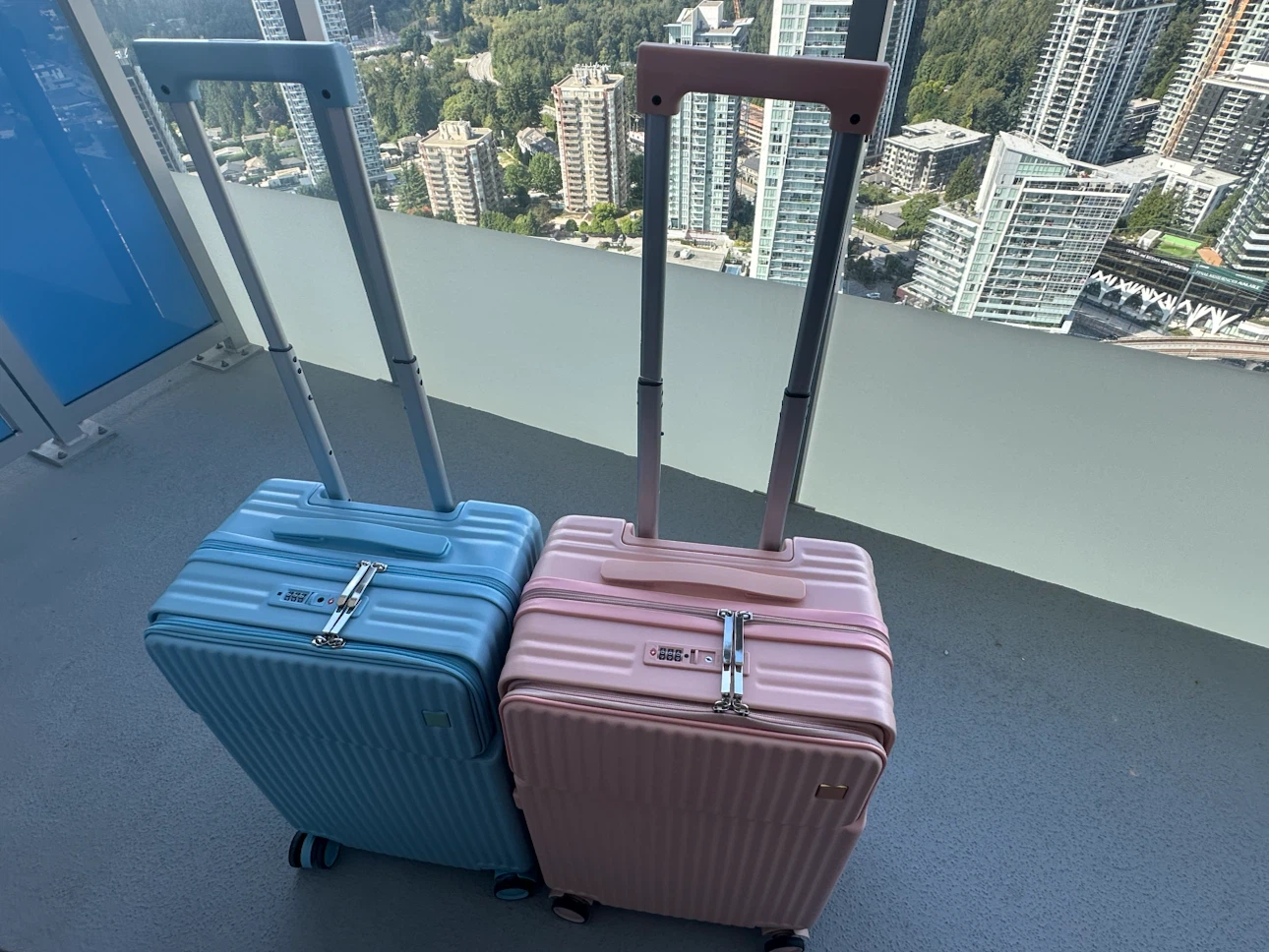 Brand New 22” Hardshell Luggage - photo 3