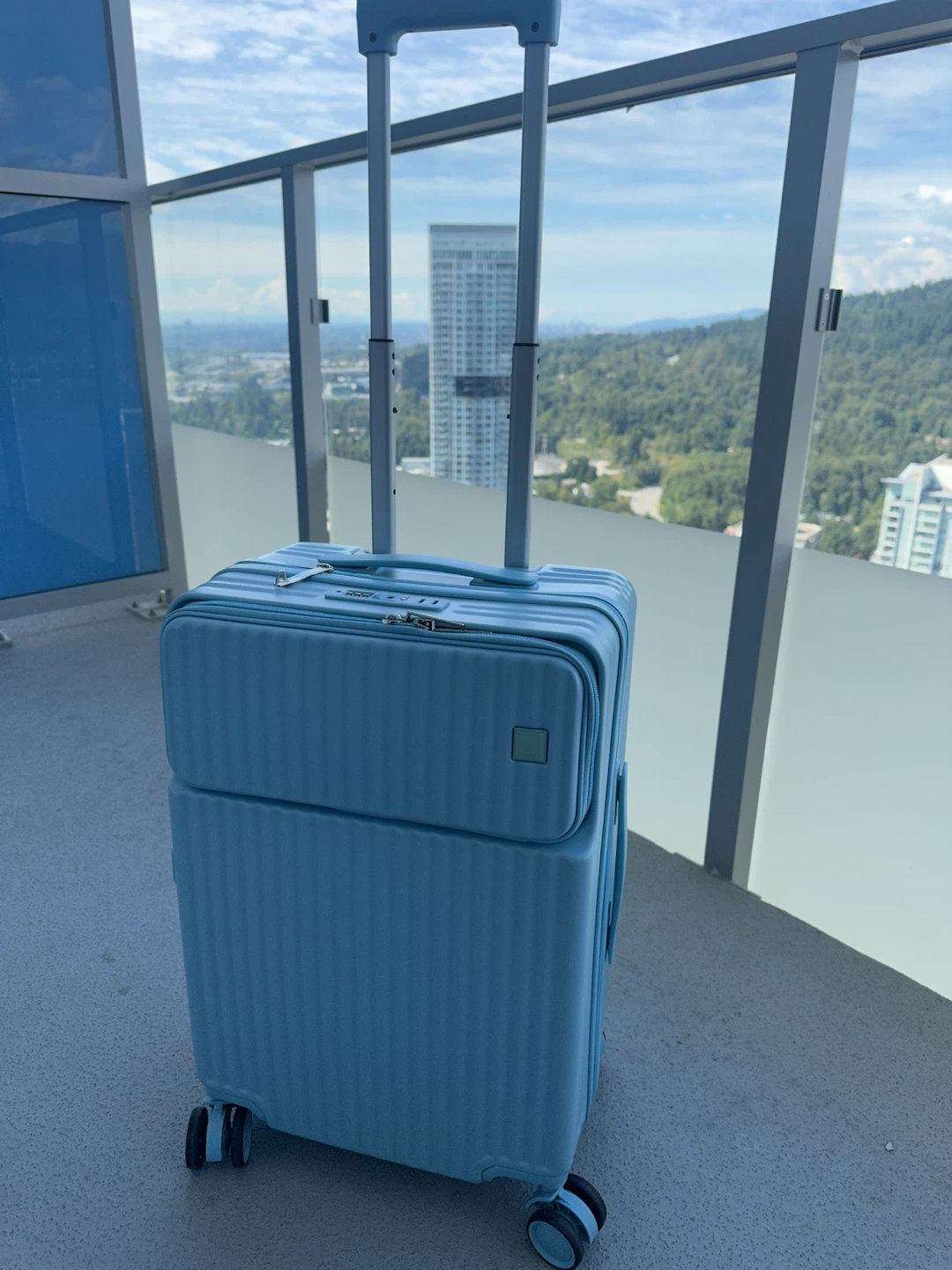 Brand New 22” Hardshell Luggage - photo 4