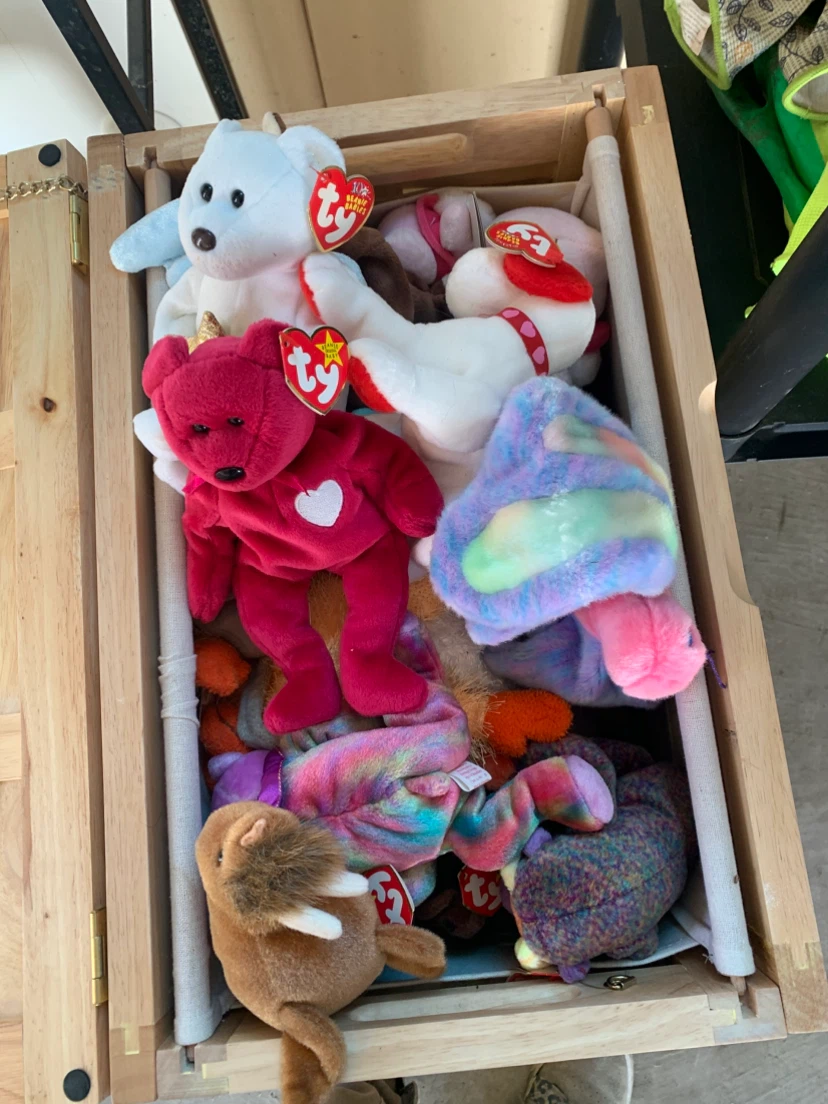 Ty Beanie Babies Collection with Wood Hamper - photo 2