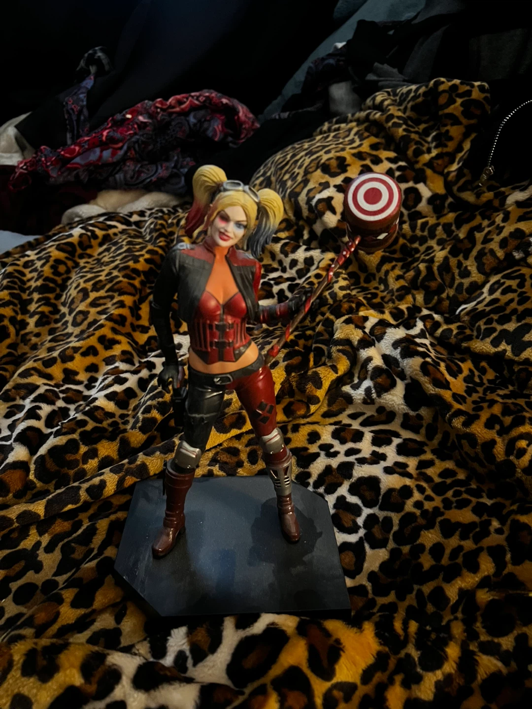 harley quinn figure