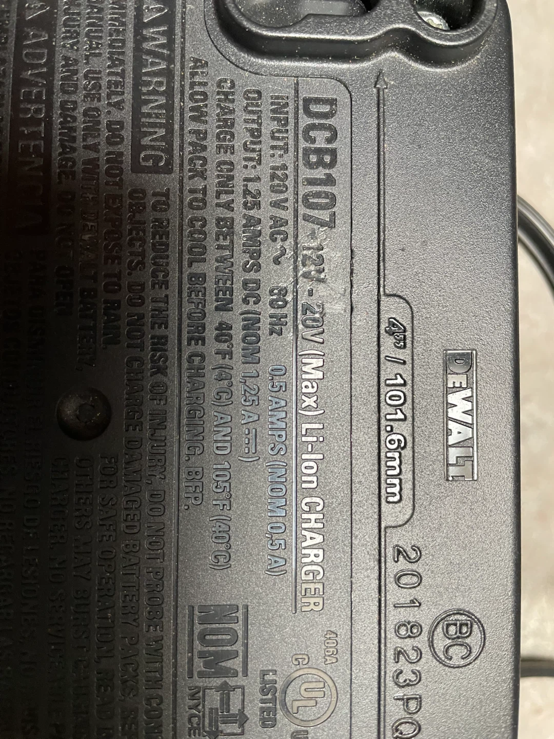 Dewalt 20v Charger - photo 2