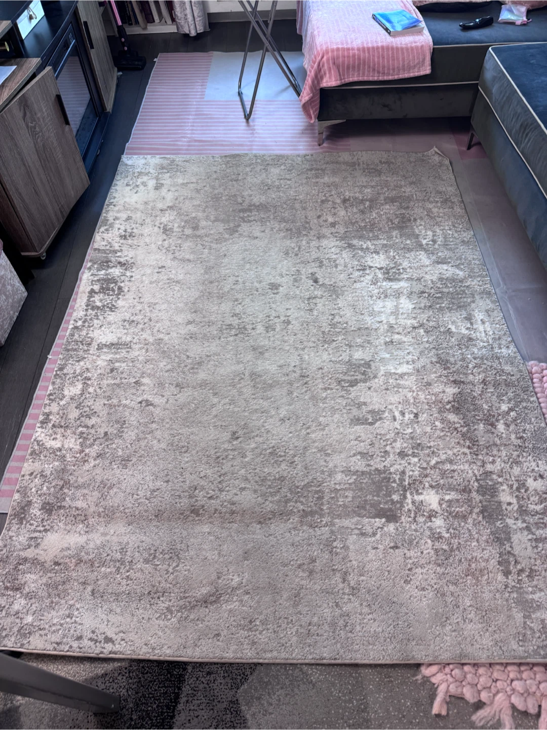 Gray Distressed Area Rug 7x5ft 3”
