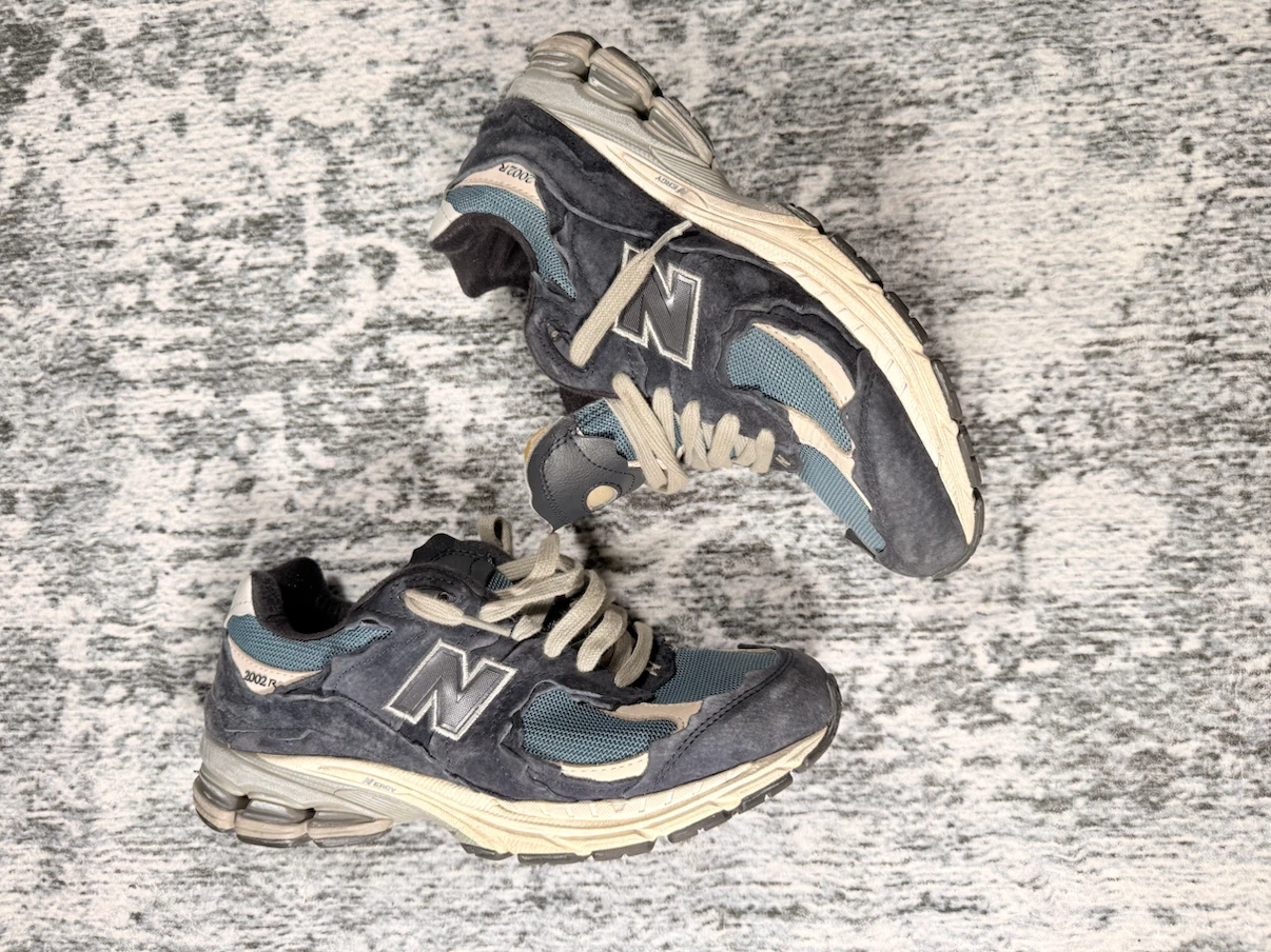 New Balance 2002R Men's Sneakers