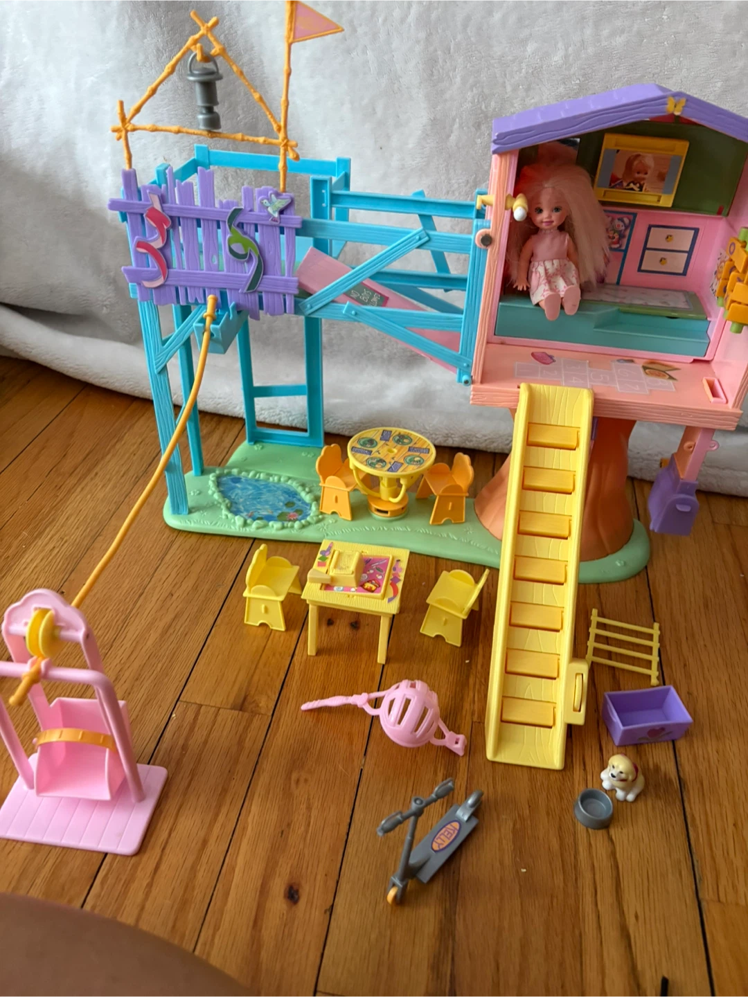 Mattel Kelly Doll Treehouse Playset