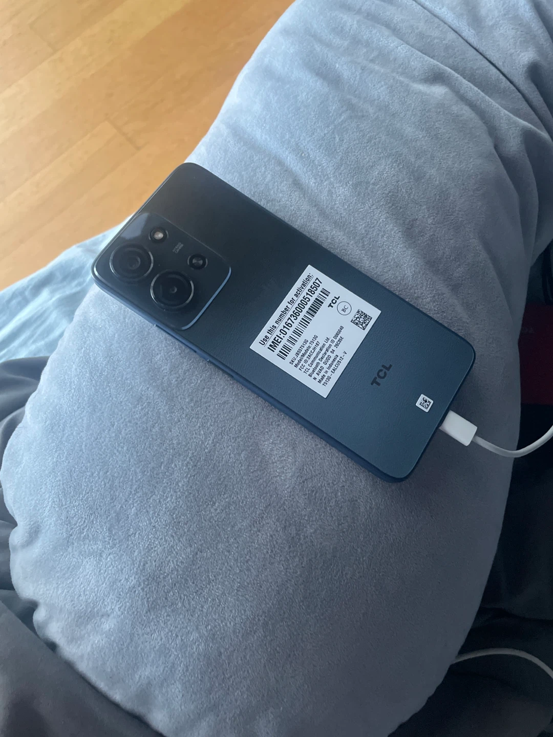 TCL  livley T513G Smartphone