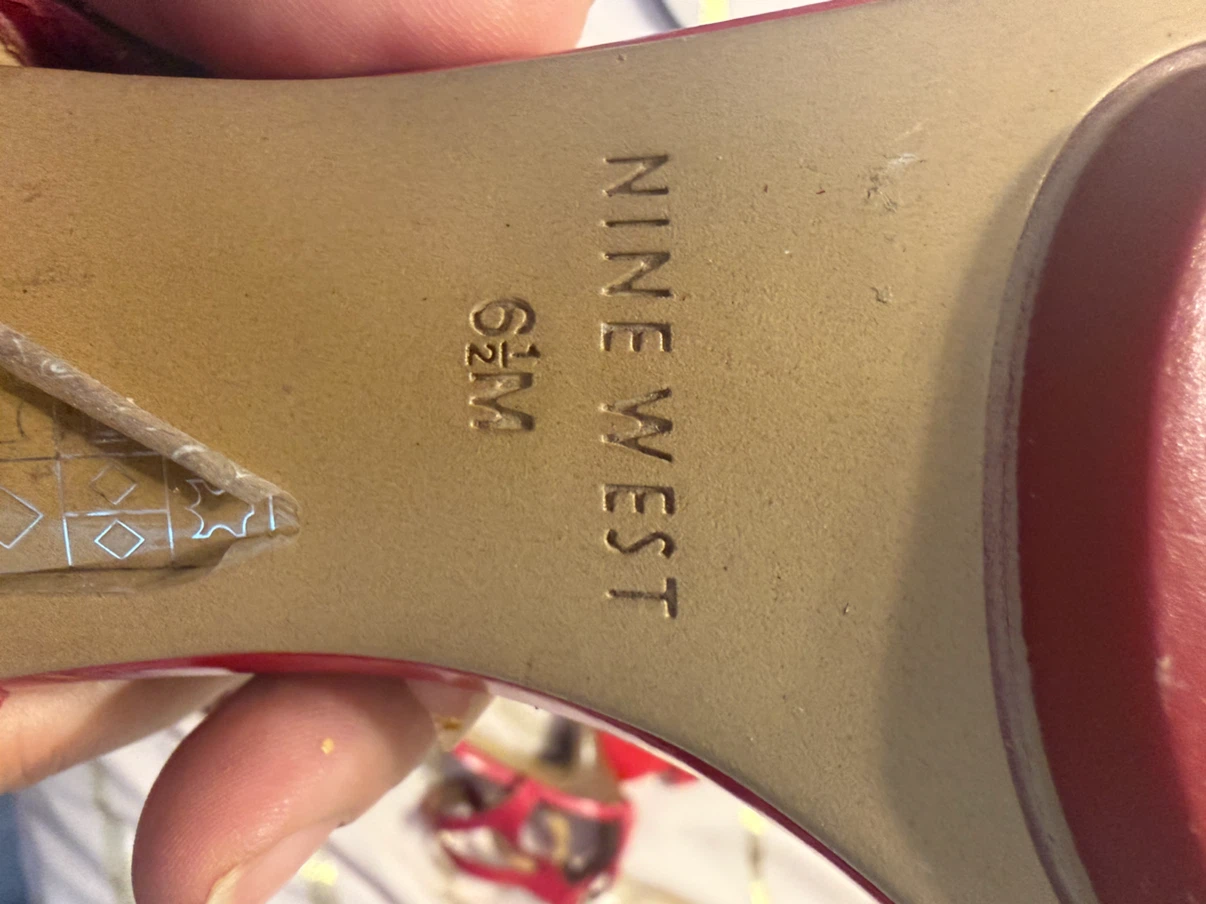 Nine West red heels and matching clutch - photo 3