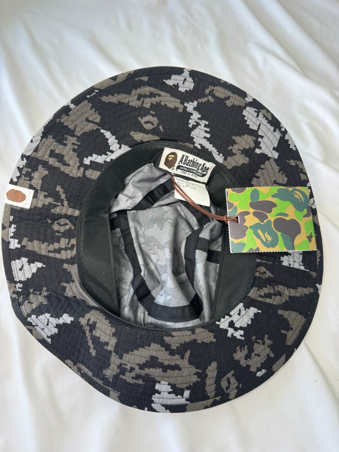 Brand new A Bathing Ape Bape Pixel Camo Bucket Hat Size L - photo 3