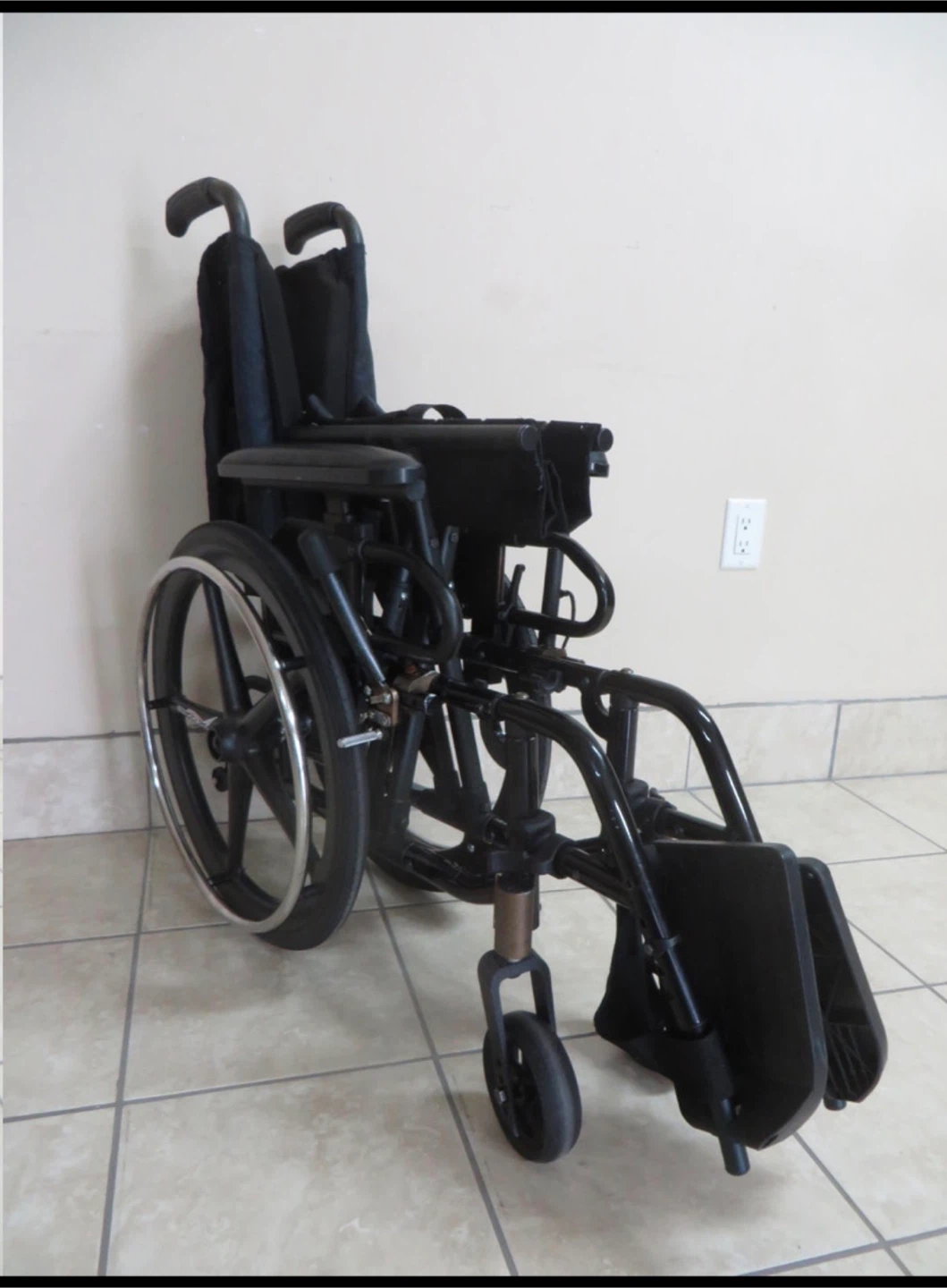 Foldable Wheelchair - photo 2