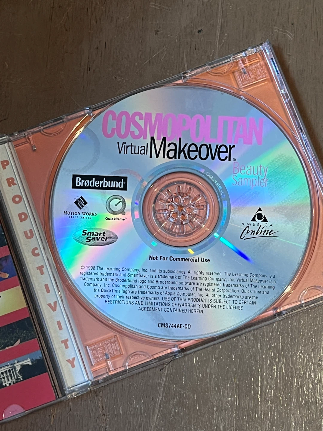Cosmopolitan Virtual Makeover Beauty Sampler CD-ROM - photo 3