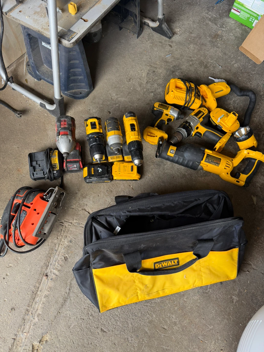DEWALT Cordless Power Tool Set with Bag - photo 4