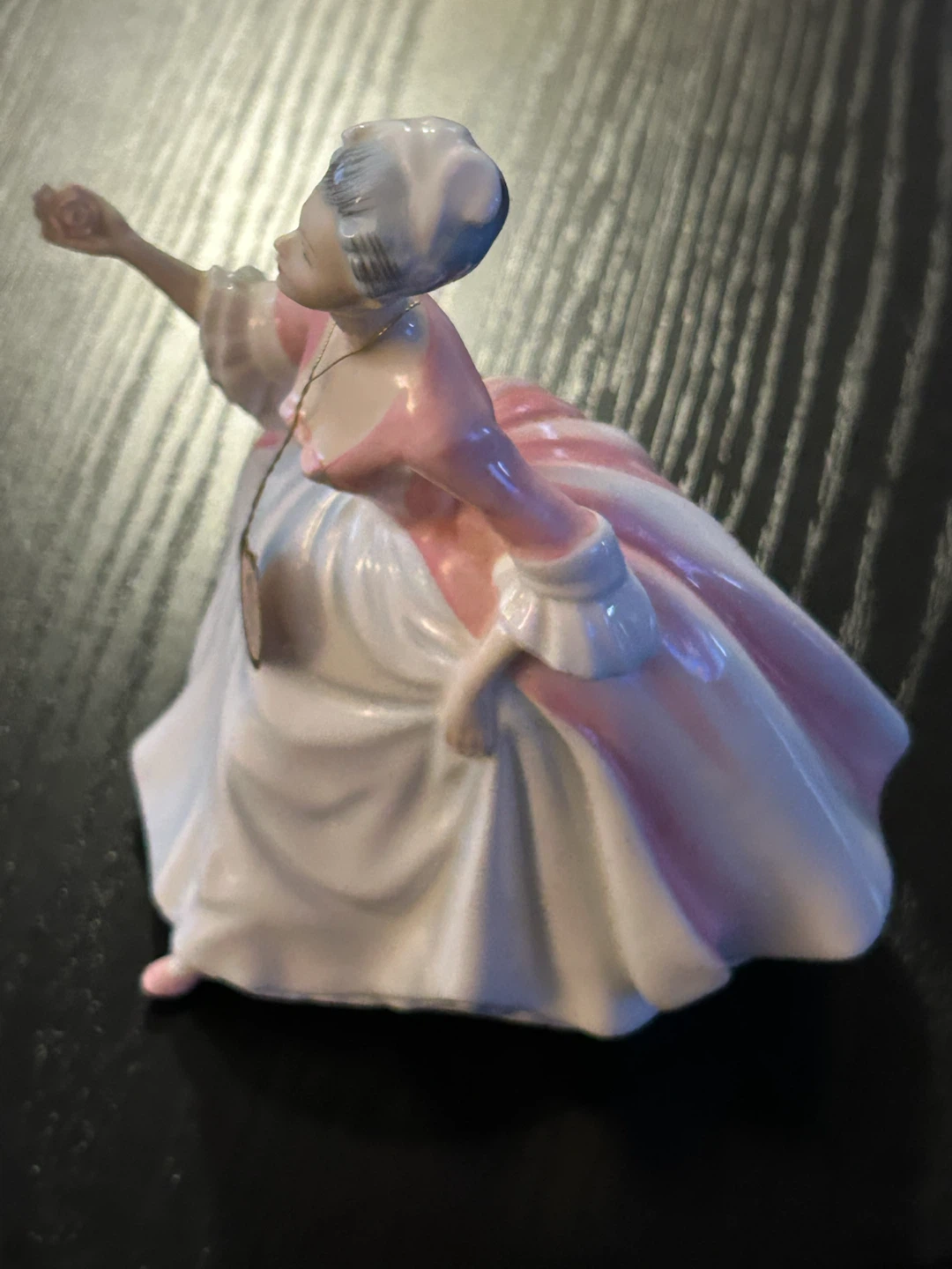 Vintage Porcelain Lady Figurine - photo 3