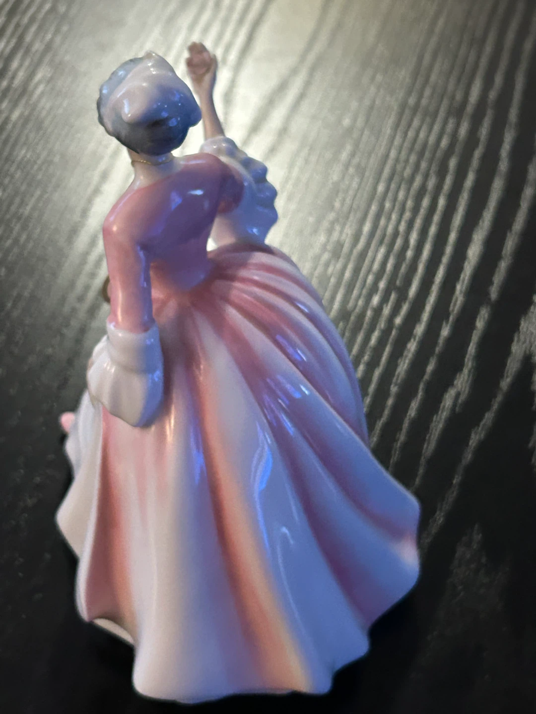 Vintage Porcelain Lady Figurine - photo 4