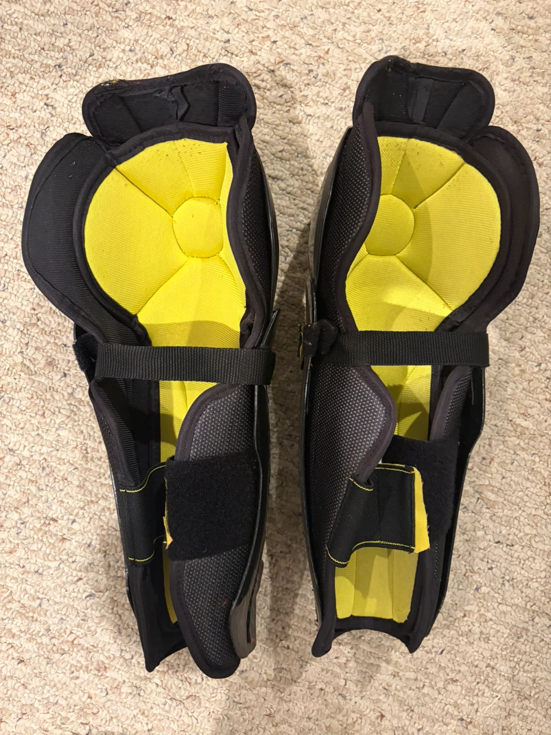 CCM Tacks 3092 Shin Guards 14 inches - photo 2