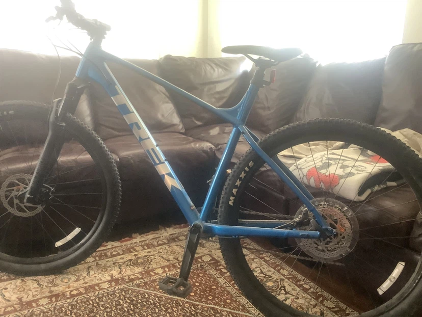 BRAND NEW $1950  Blue Trek X Caliber  9 mountain bike - photo 3