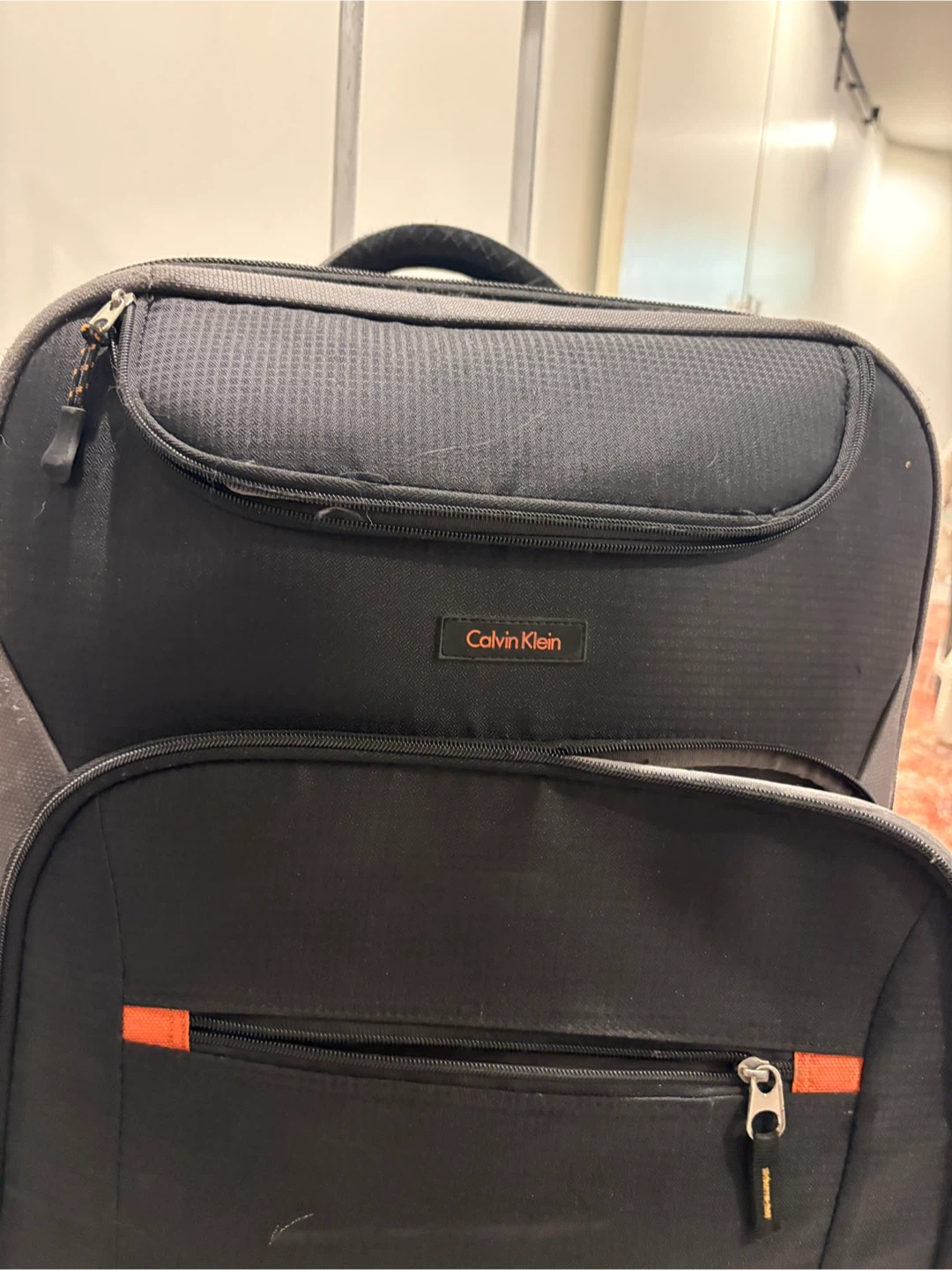 Calvin Klein Rolling Luggage - photo 5