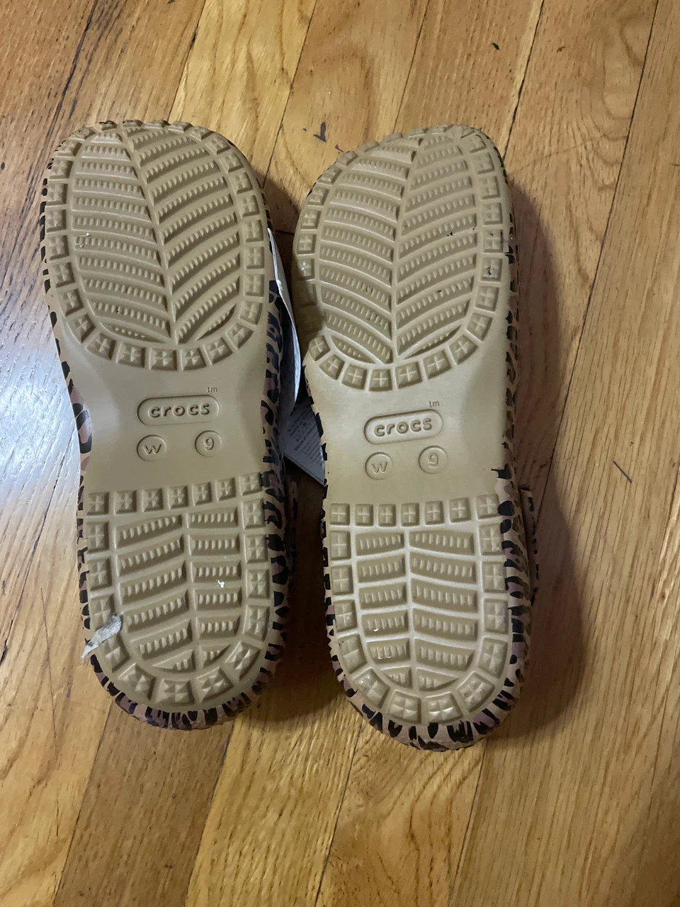 Crocs leopard print flats size W9 - photo 2