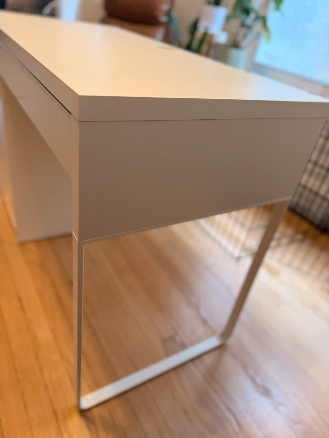 White IKEA Desk - photo 5