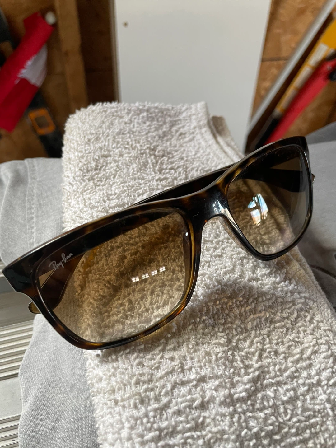 Ray-Ban RB4181 Sunglasses (Polished Light Havana Frame Colour) - photo 2
