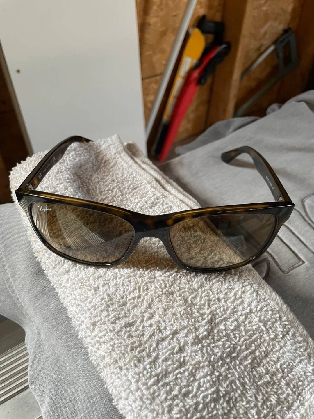 Ray-Ban RB4181 Sunglasses (Polished Light Havana Frame Colour) - photo 3