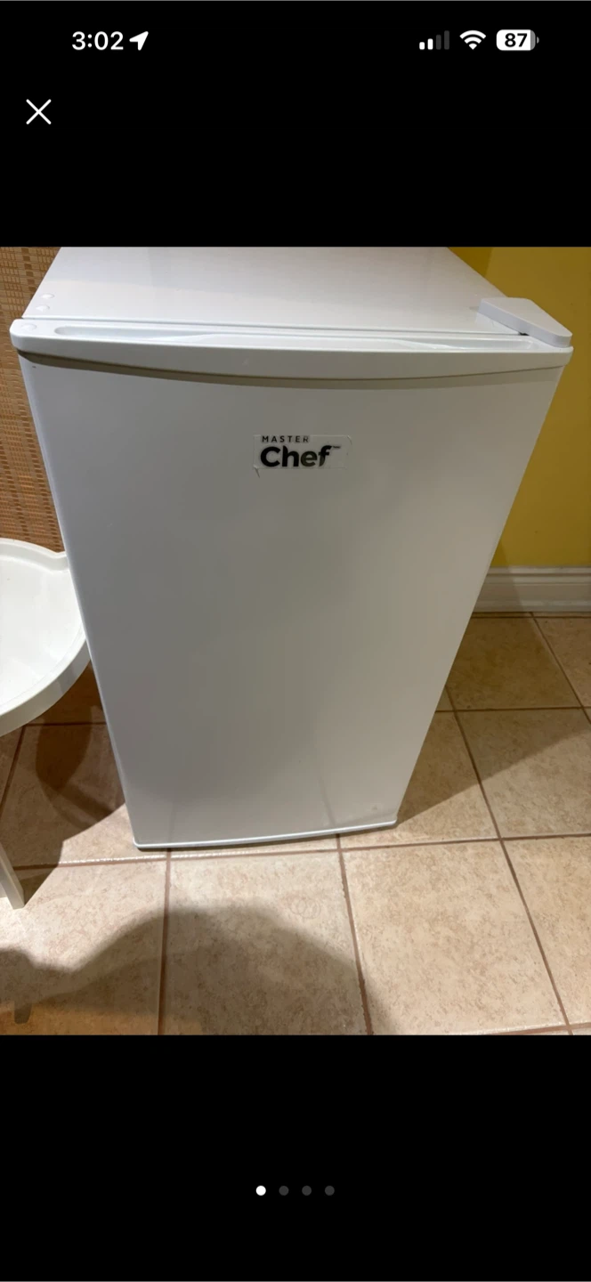 Master Chef Compact Refrigerator