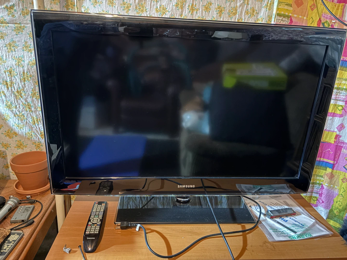 Samsung Television - 2 ( 42” & 46”) - LCD
