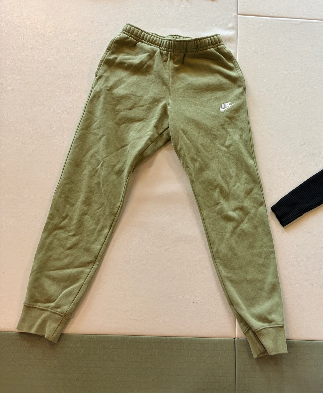 3 joggings Nike