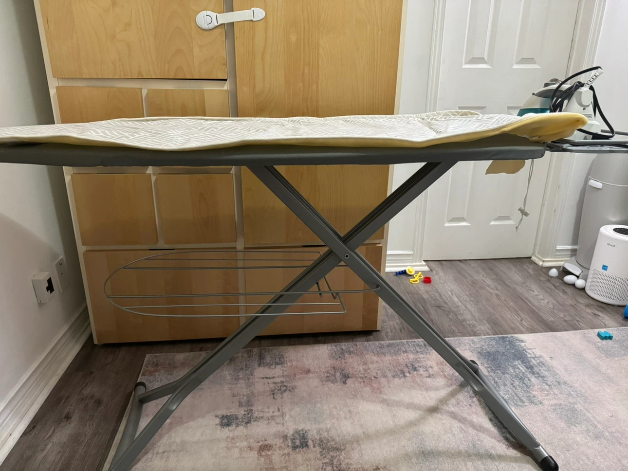 Ironing Board with BLACK+DECKER Iron - photo 3