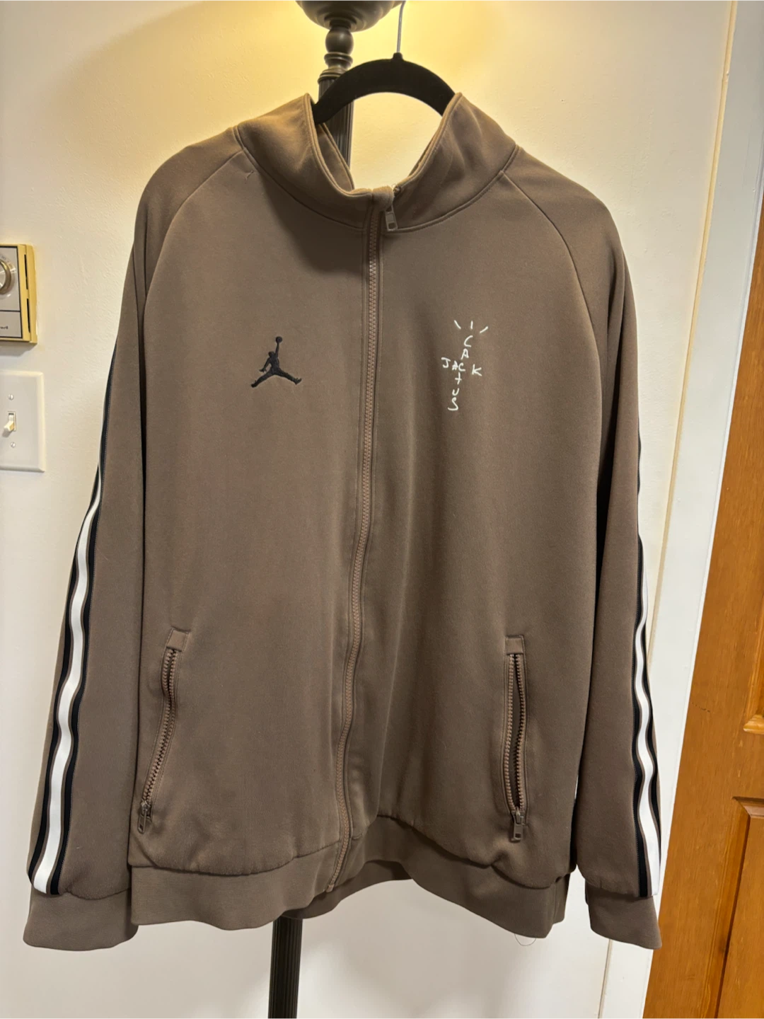 Air Jordan x Cactus Jack by Travis Scott Jacket - photo 2