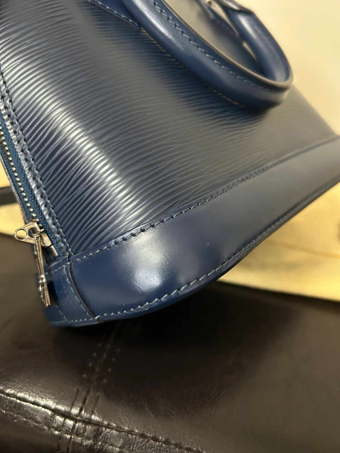 Authentic Louis Vuitton Epi Leather Alma BB Handbag Blue - photo 4