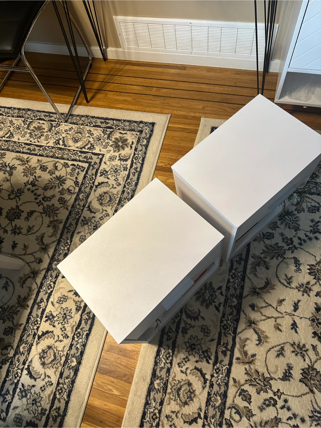 Set of 2 White Nightstands with Drawer and Shelf - photo 3