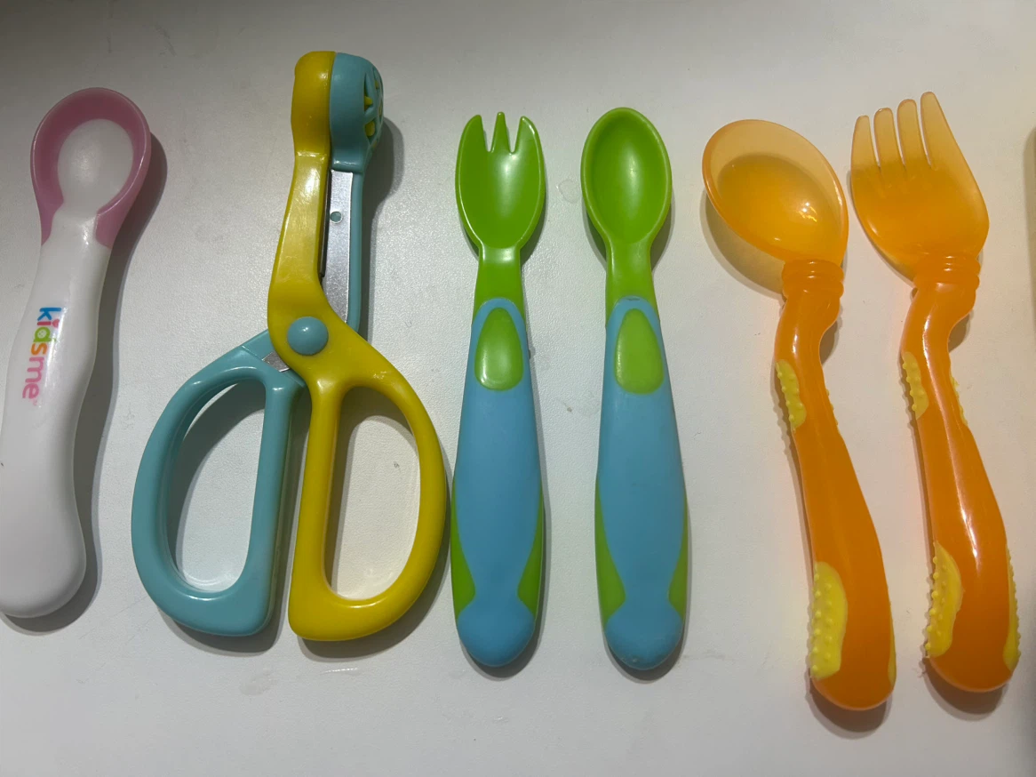 7pcs Kidsme Feeding Utensil Set with Case - photo 2