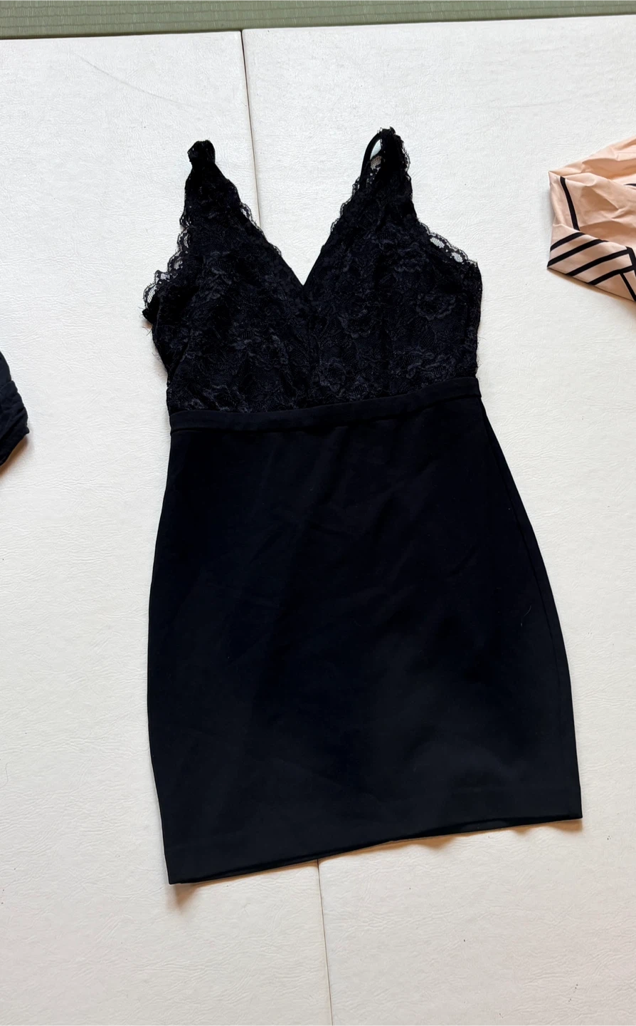 Robe noire simple