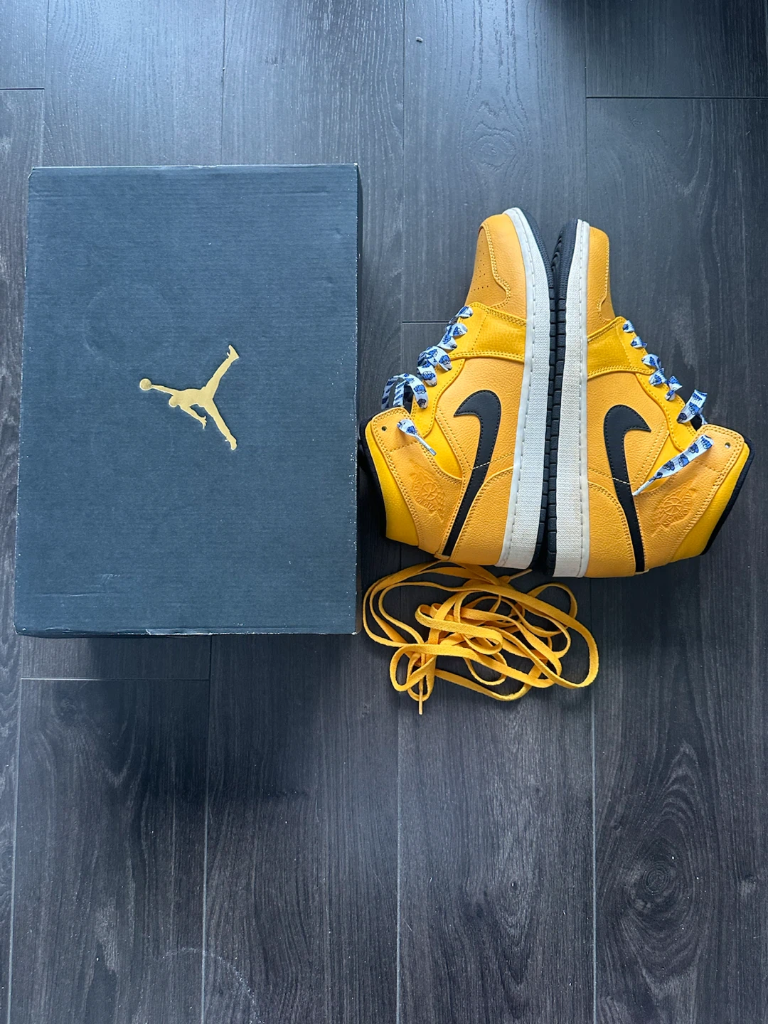 Air Jordan 1 Mid University Gold Size 9.5 - photo 3