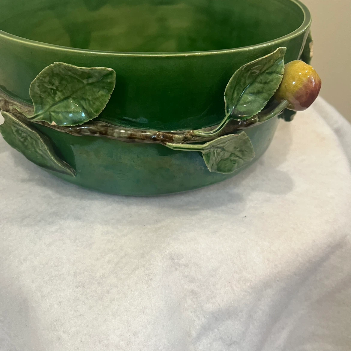 Green Ceramic Bowl with Apple and Leaf Design - photo 2