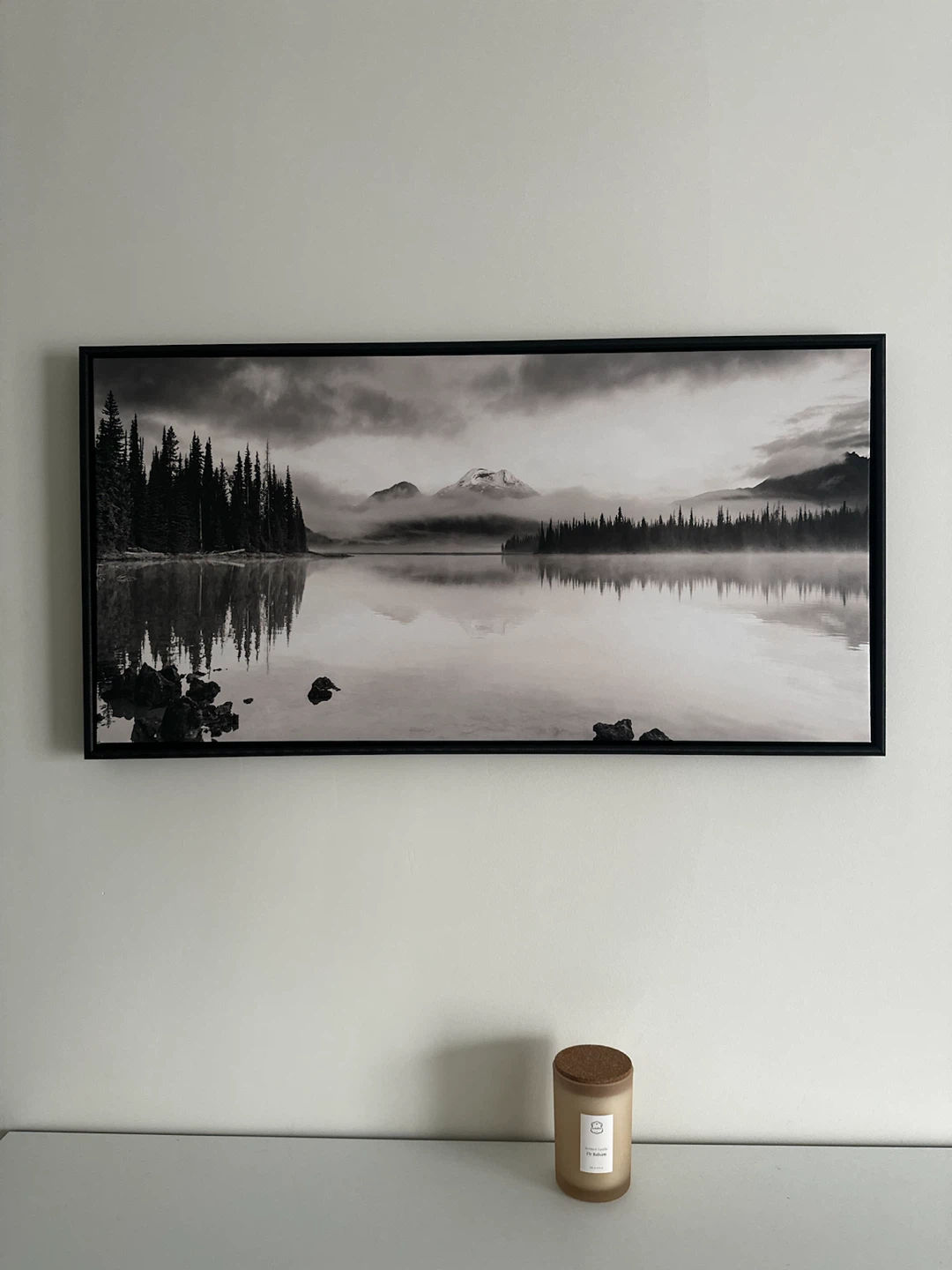 Paintings/framed artwork