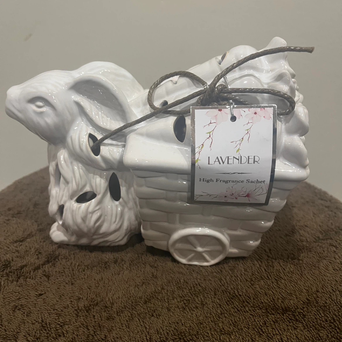 White Ceramic Bunny with Carrot Cart Scent Diffuser