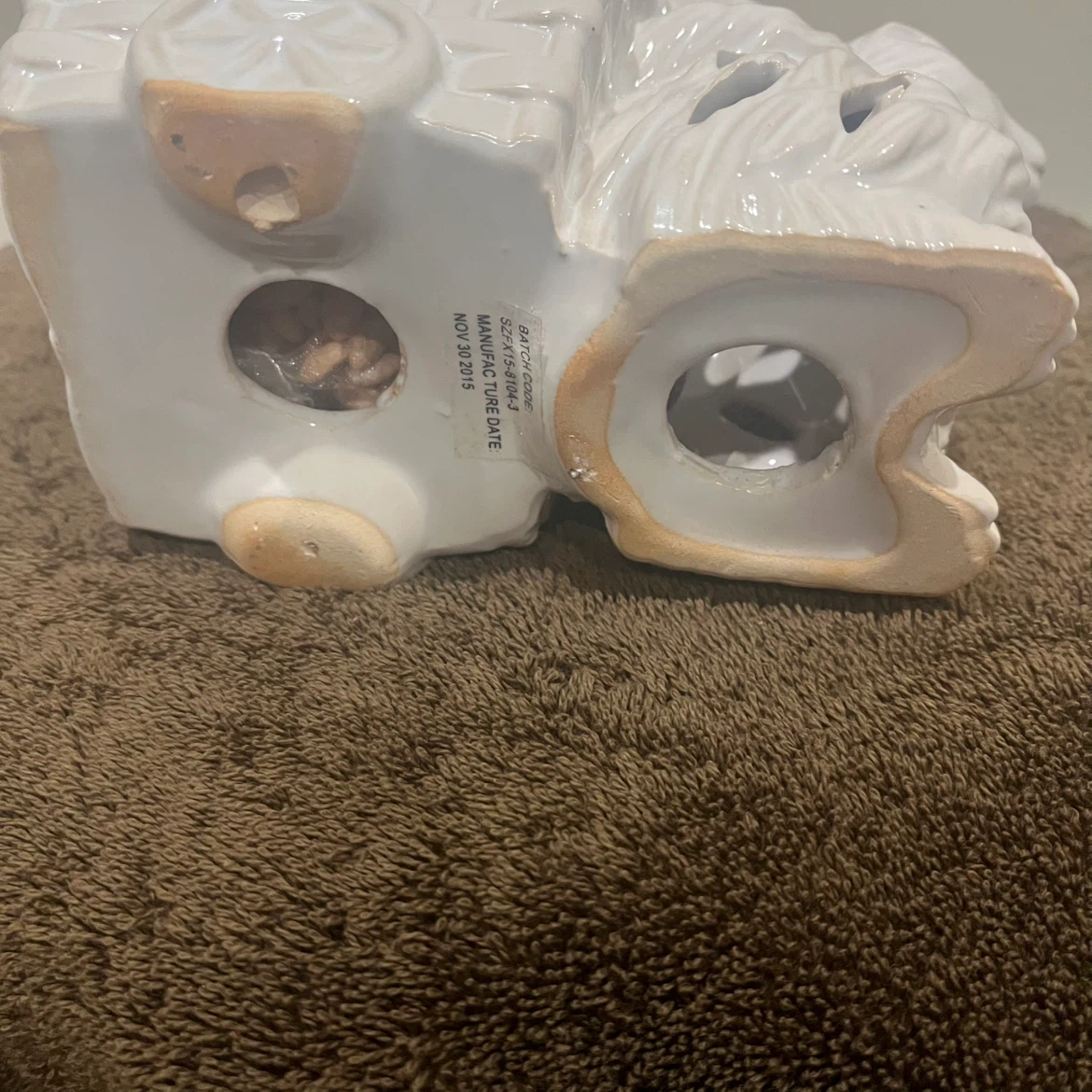 White Ceramic Bunny with Carrot Cart Scent Diffuser - photo 3