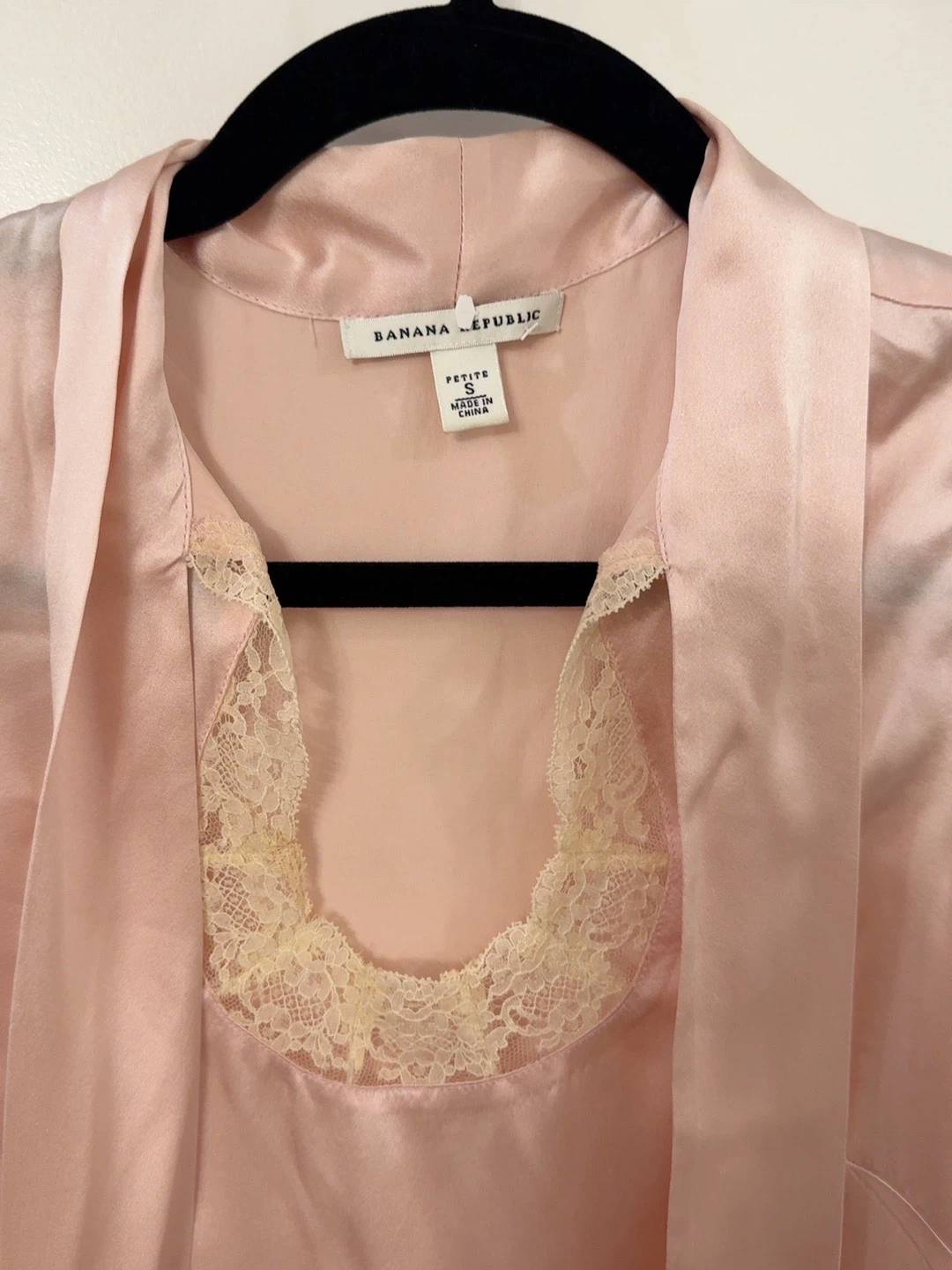 Title: Banana Republic Blush Pink Satin Lace Blouse – Petite S - photo 2