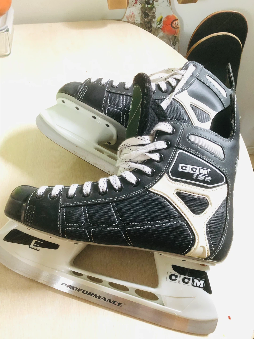 CCM Ice/Hockey Skates Size 10/ 28.6cm