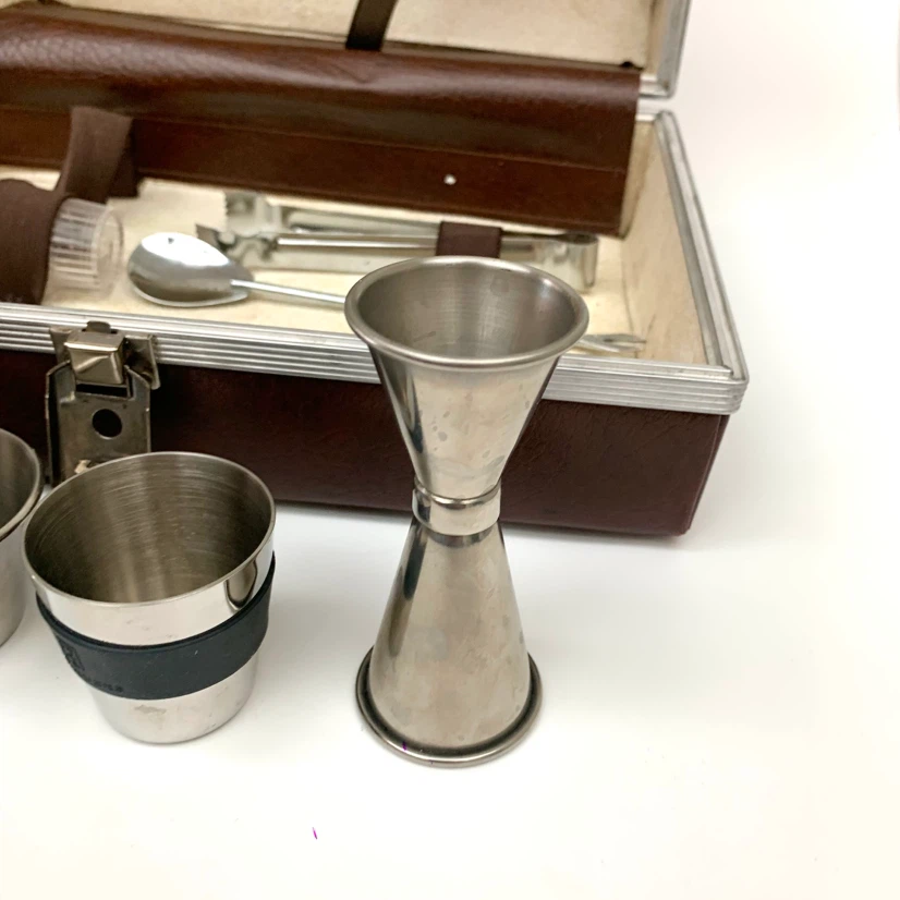 Portable Cocktail Bar Set with Accessories - photo 4