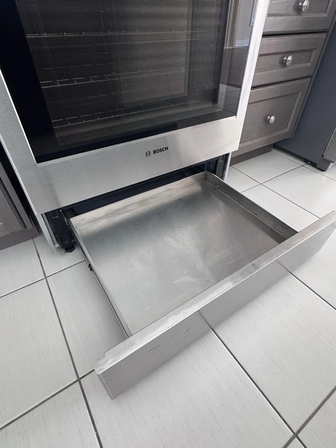 Bosch Stainless Steel Gas Range and Hood Fan - photo 4